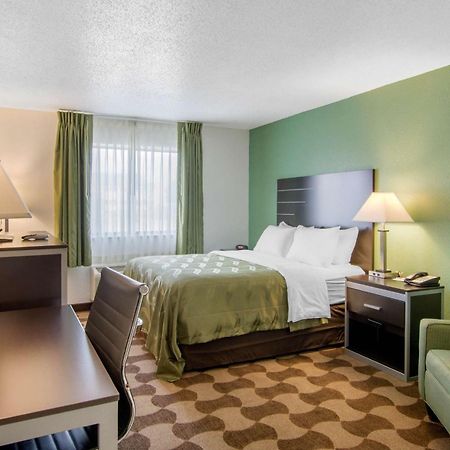 Quality Inn Russell Bagian luar foto
