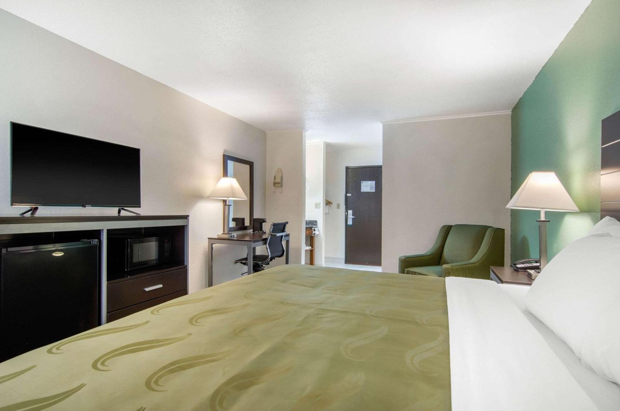Quality Inn Russell Bagian luar foto