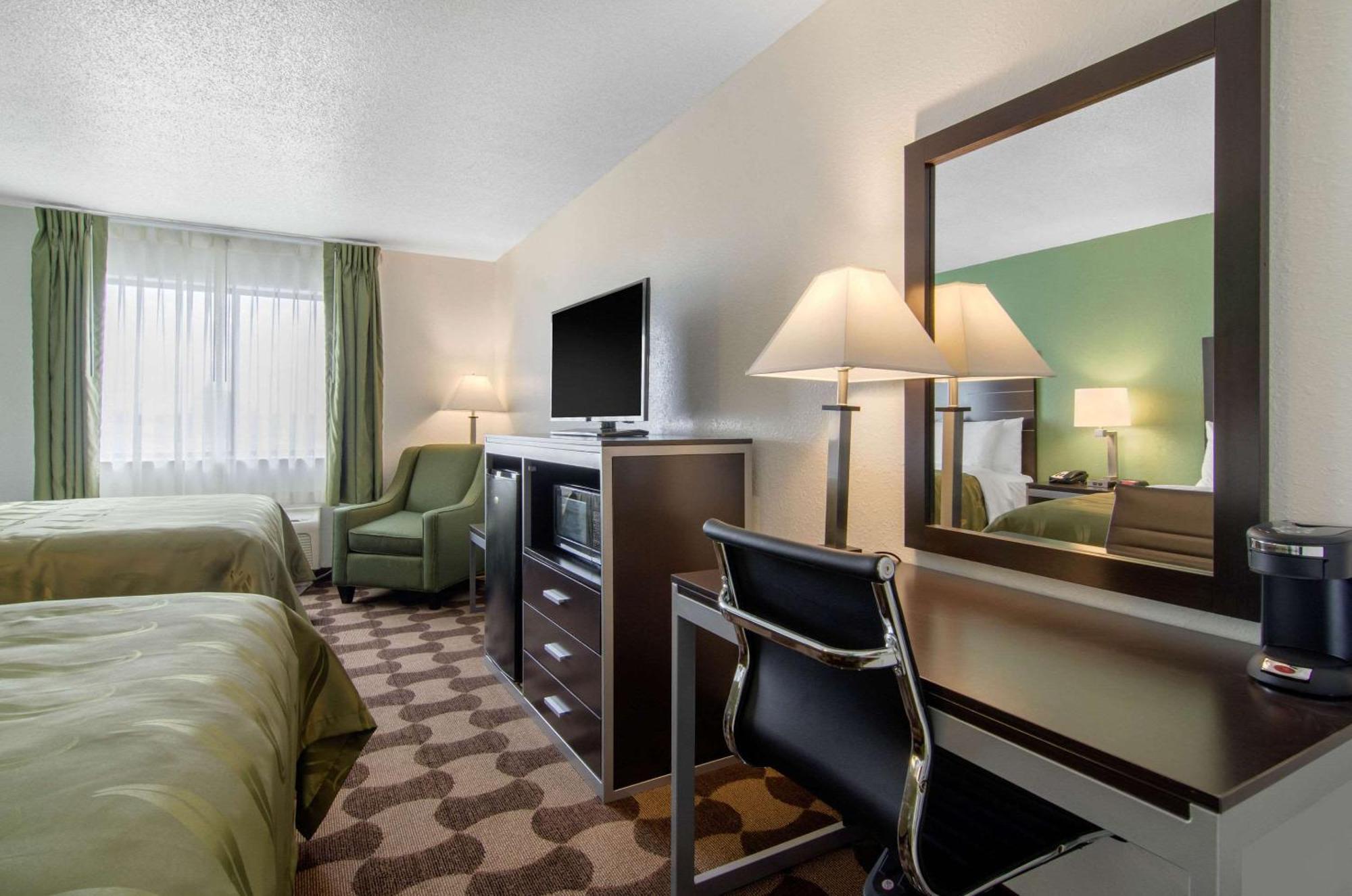 Quality Inn Russell Bagian luar foto