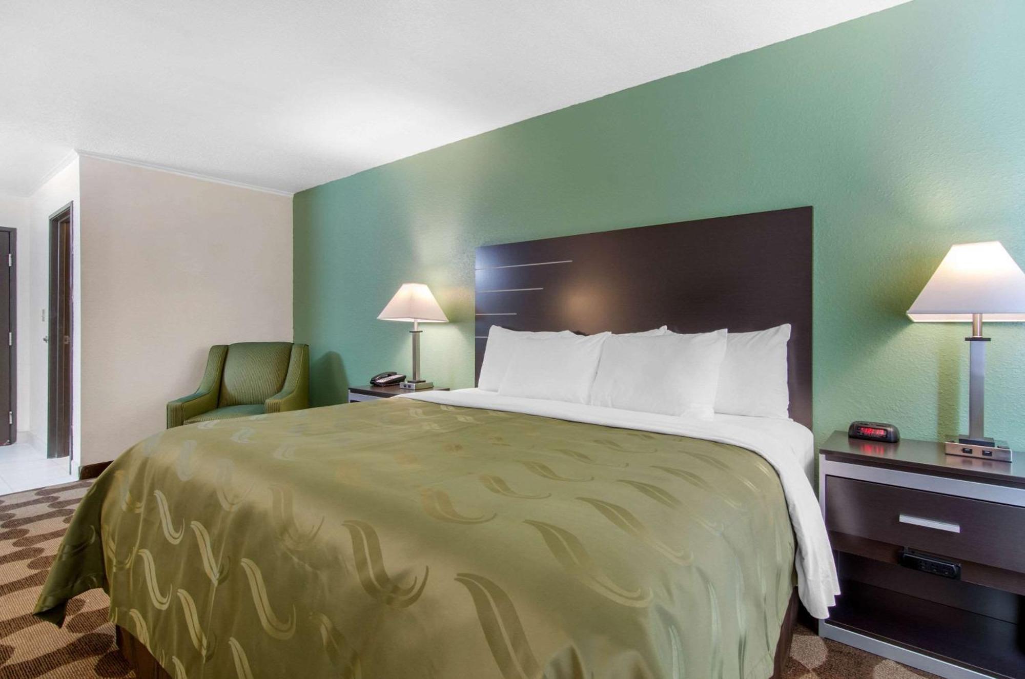 Quality Inn Russell Bagian luar foto