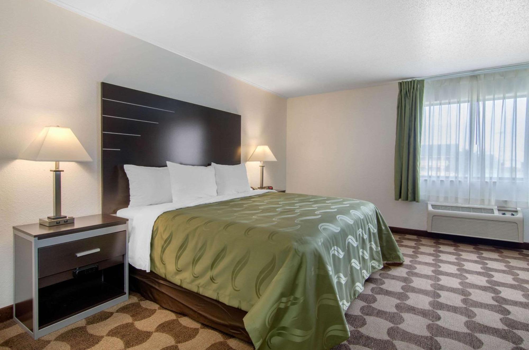 Quality Inn Russell Bagian luar foto