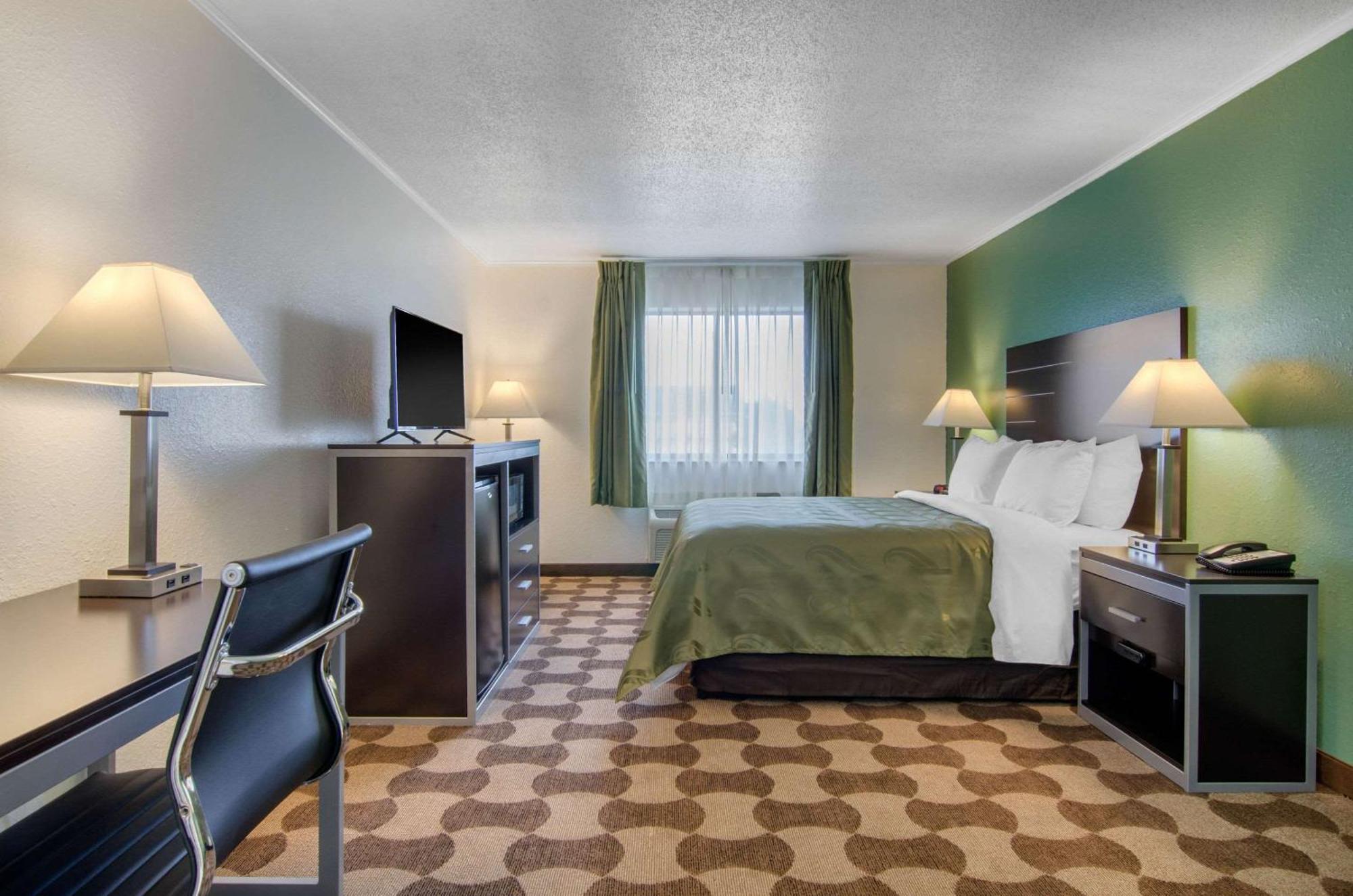 Quality Inn Russell Bagian luar foto