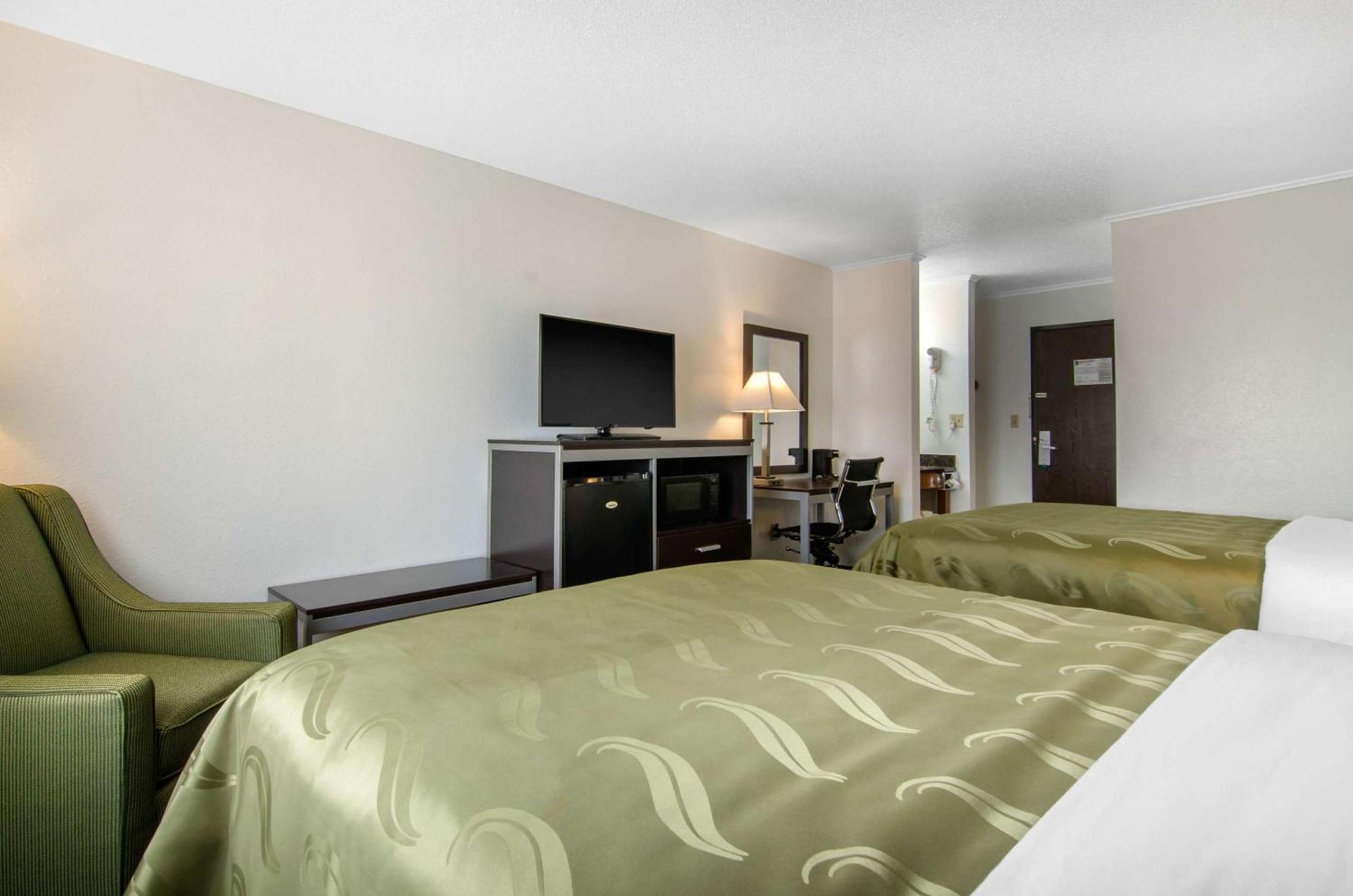 Quality Inn Russell Bagian luar foto