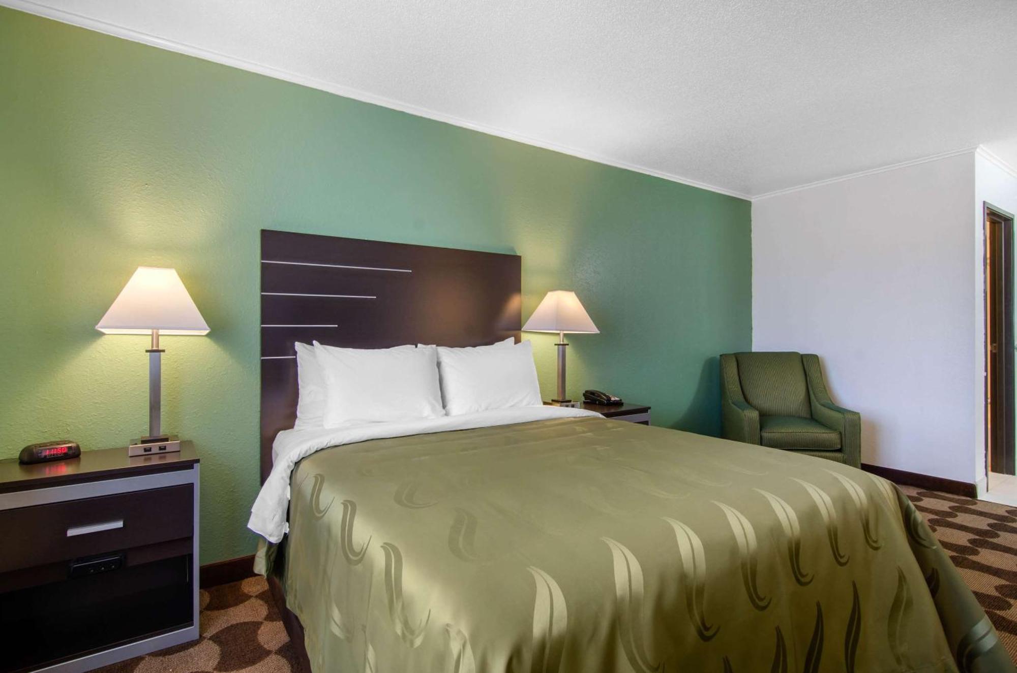 Quality Inn Russell Bagian luar foto