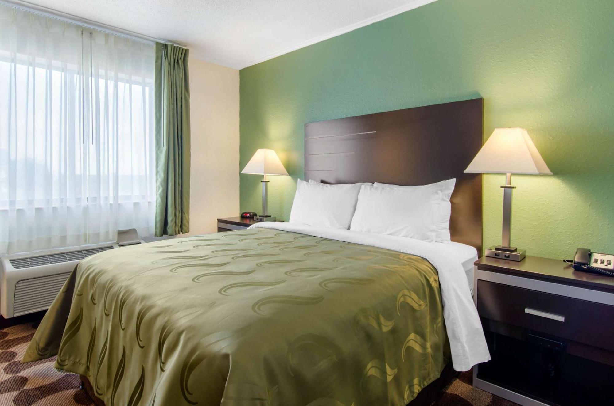Quality Inn Russell Bagian luar foto