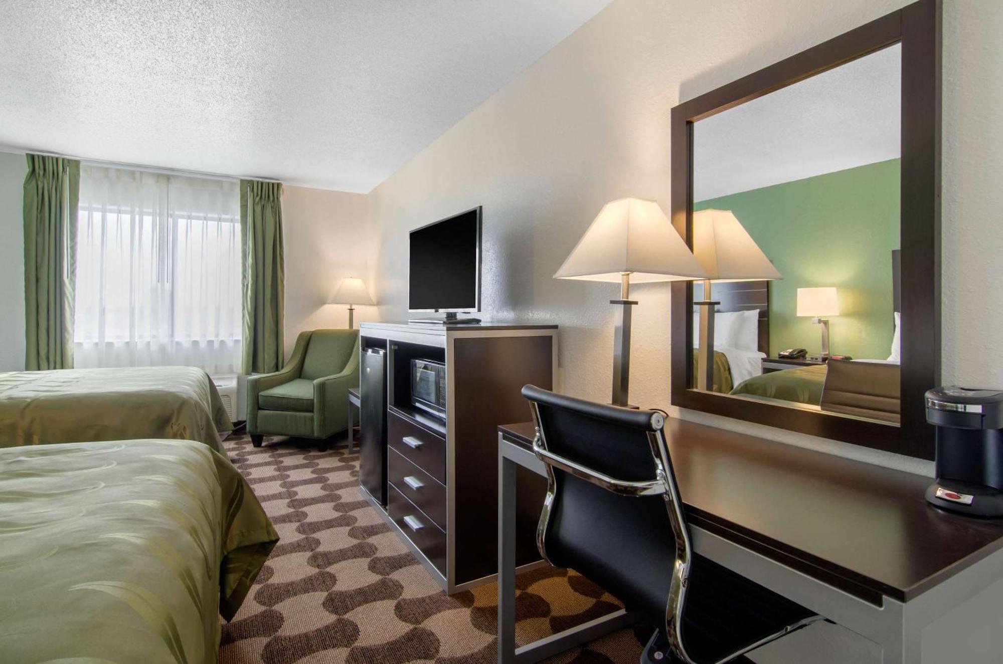 Quality Inn Russell Bagian luar foto