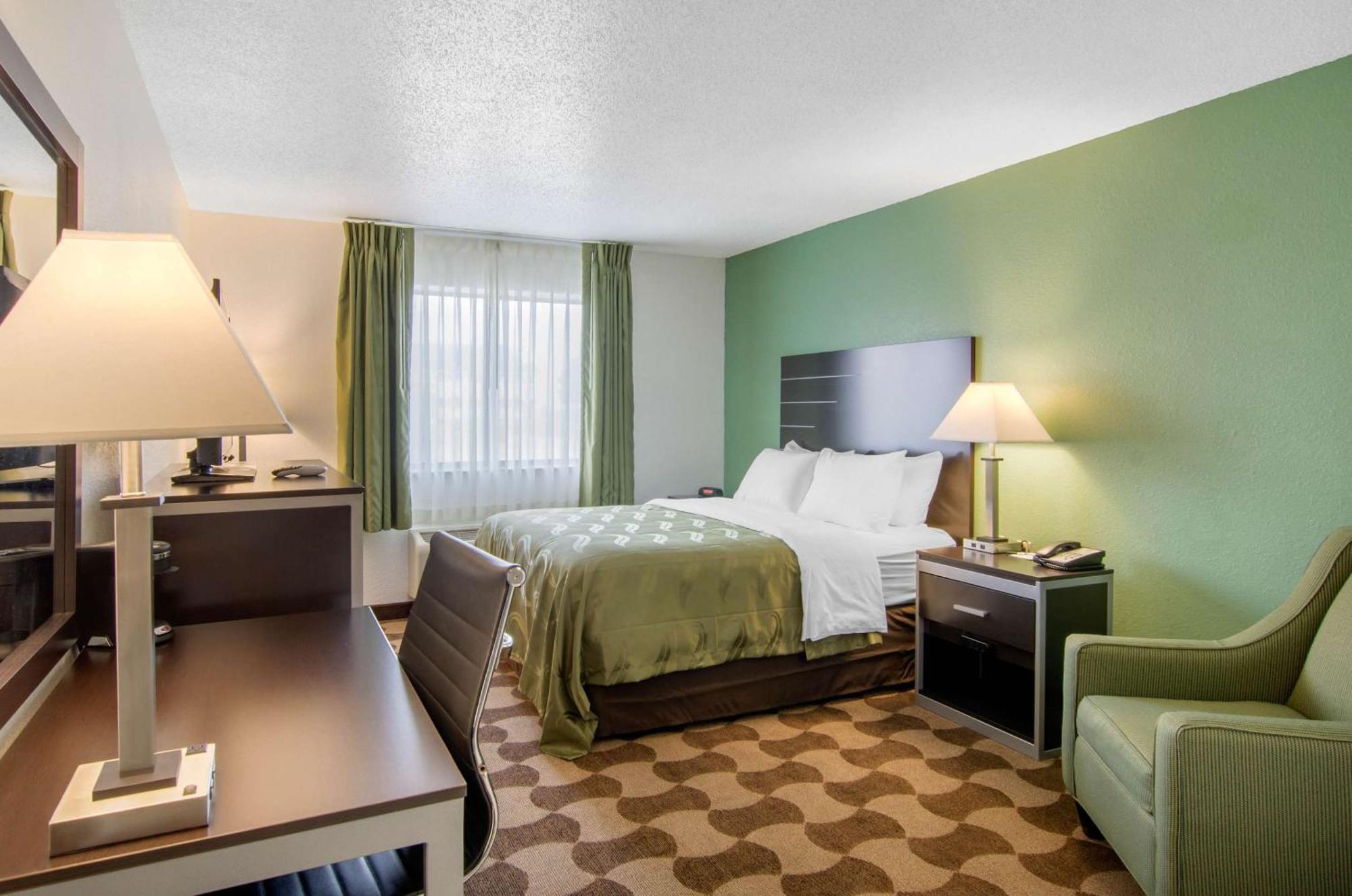 Quality Inn Russell Bagian luar foto